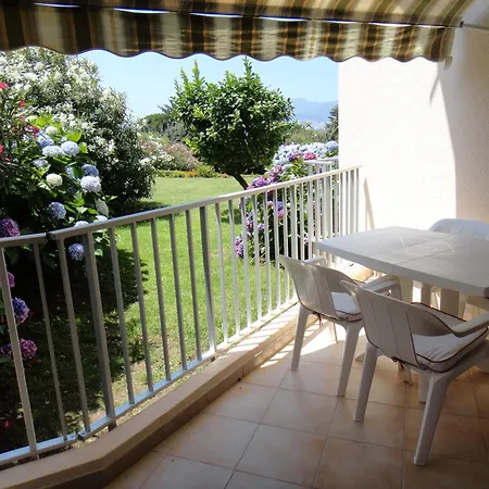 Duplex A 100 M De La