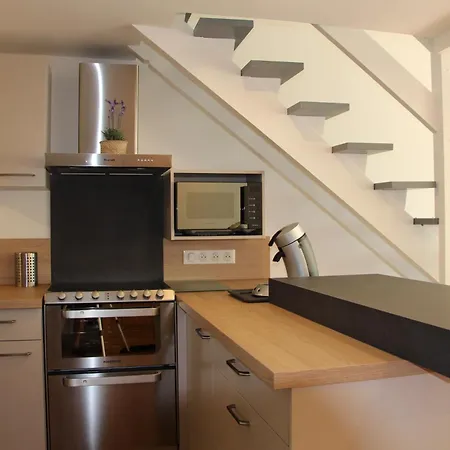 Daire Duplex A 100 M De La *