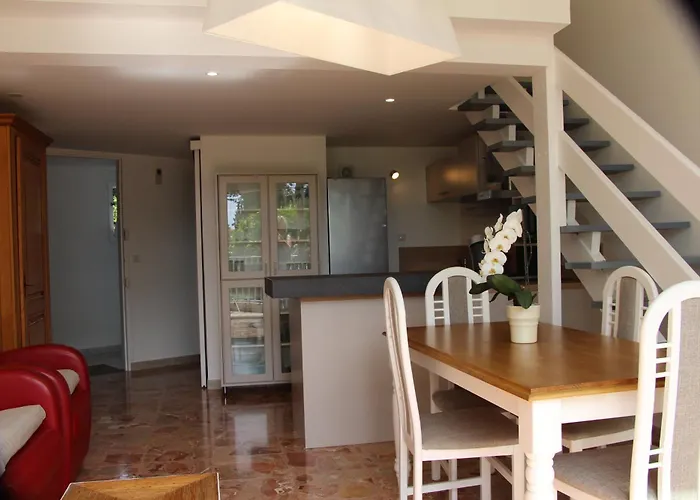 Appartement Duplex A 100 M De La
