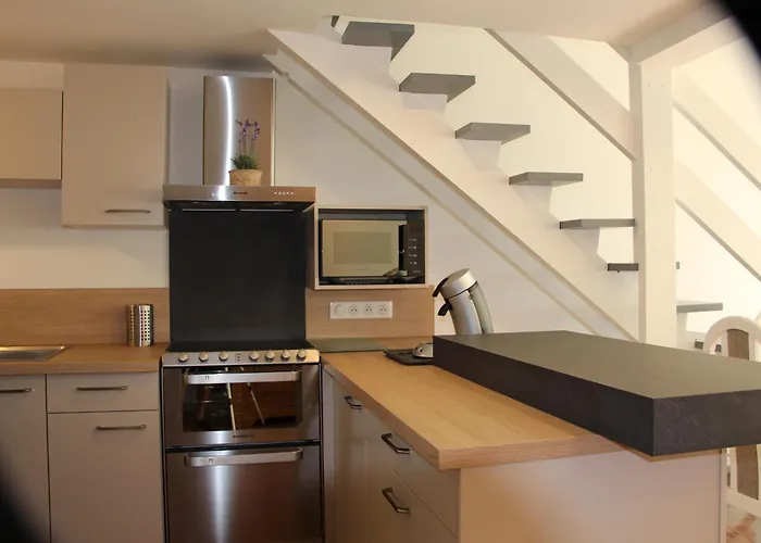 Appartement Duplex A 100 M De La *
